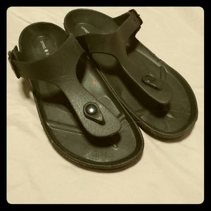 New Seven Dials Black Flip Flop / Sandals